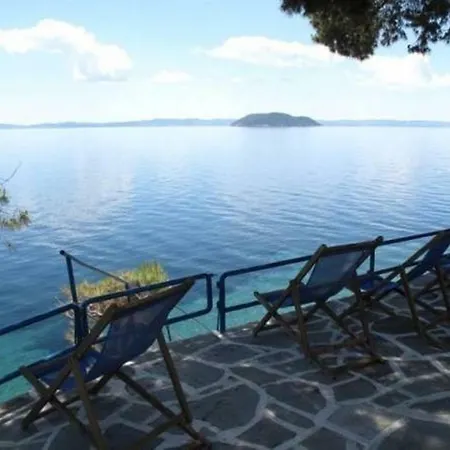 Sirius Neos Marmaras