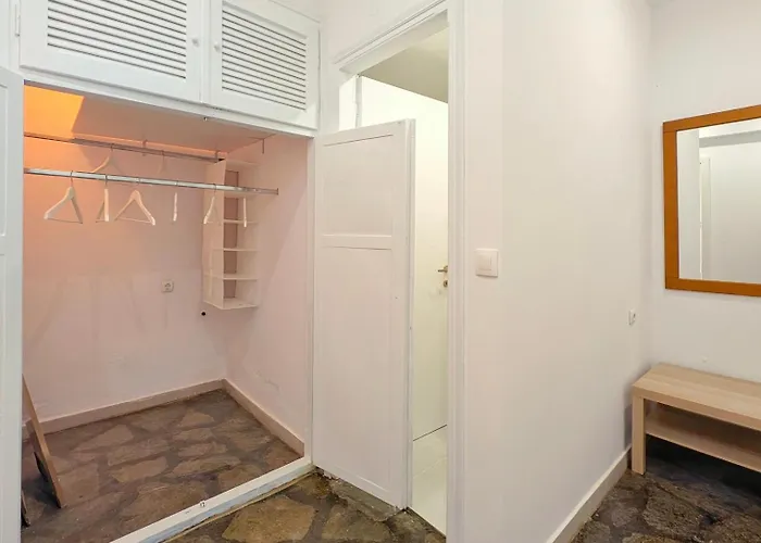 Sirius * Neos Marmaras